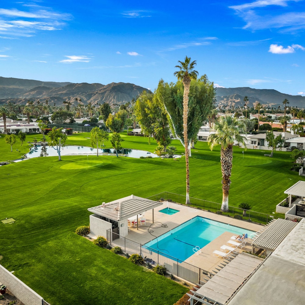 The Wells at Indian Wells - Free Golf Usage