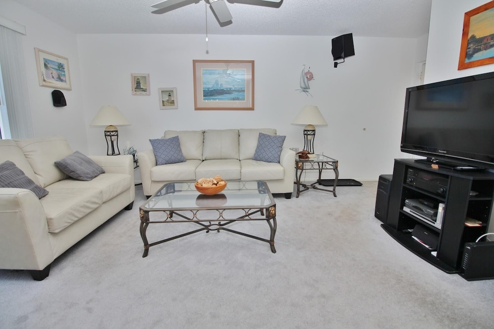 Colony Beach Club 207