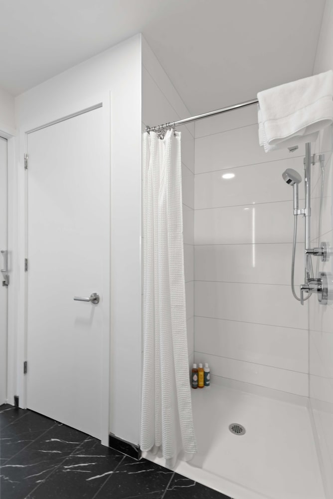 Luxe Apts Stunning Lake Views Resort Amenities