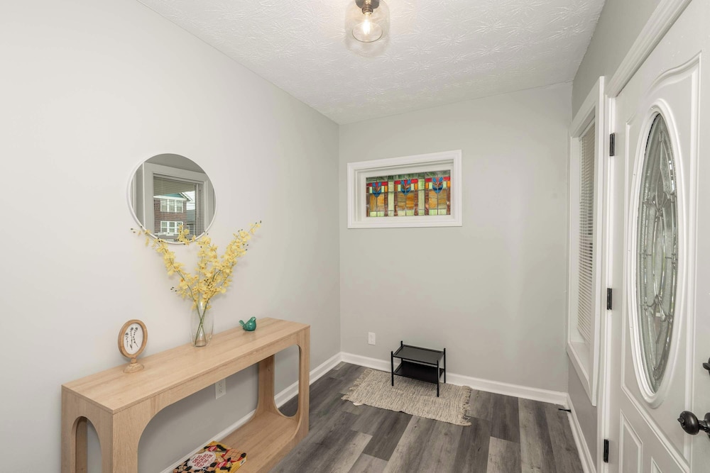 Modern Cincy Home - For 6