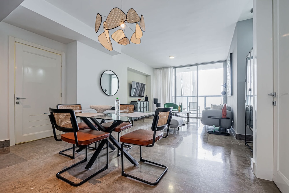 w Comfy 1BR w Fantastic Balcony in YOO