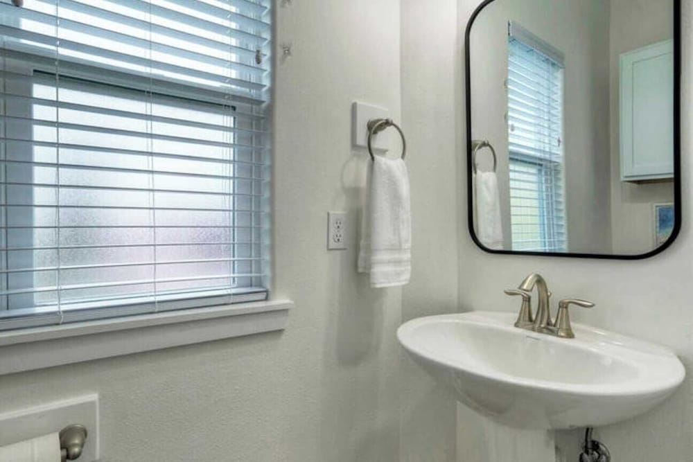 Sleeps 29, 3 Homes Beachside Resort Pool, Walk to the Beach