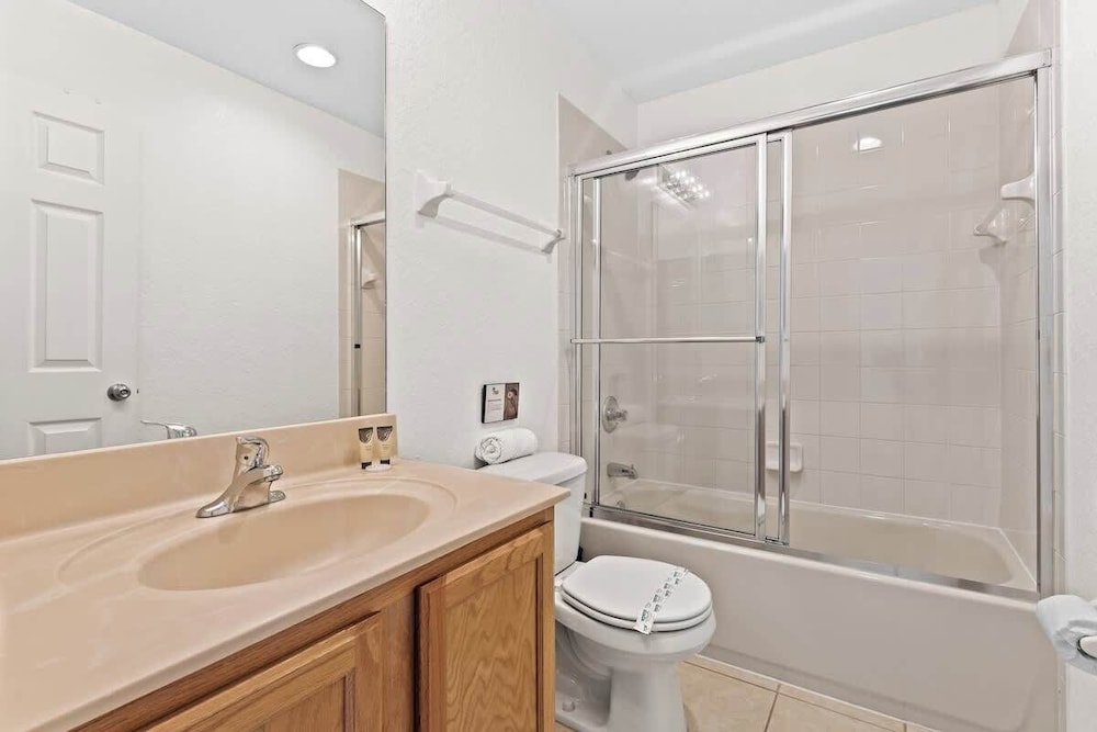 Pet Friendly 4 BR With Hot Tub