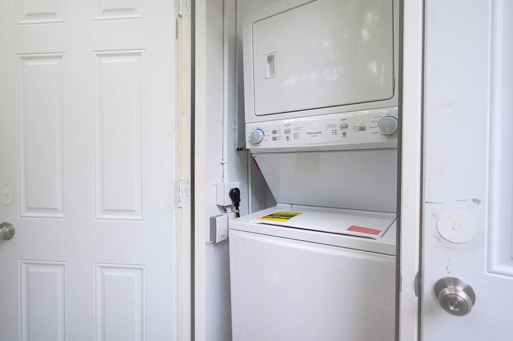 Beautiful And Comfortable Apt in Victoria Park