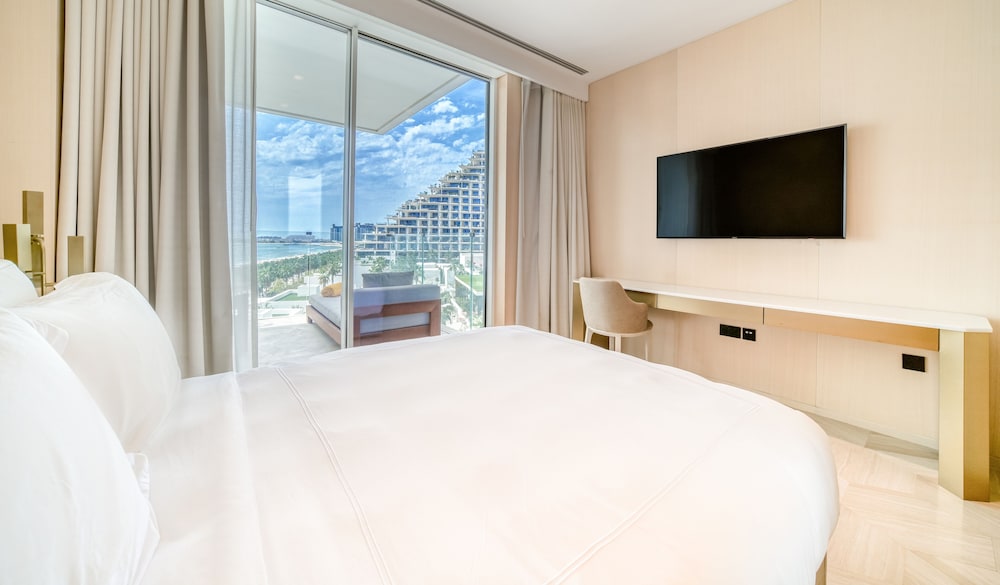 Five Palm Jumeirah Residences -Mint Stay