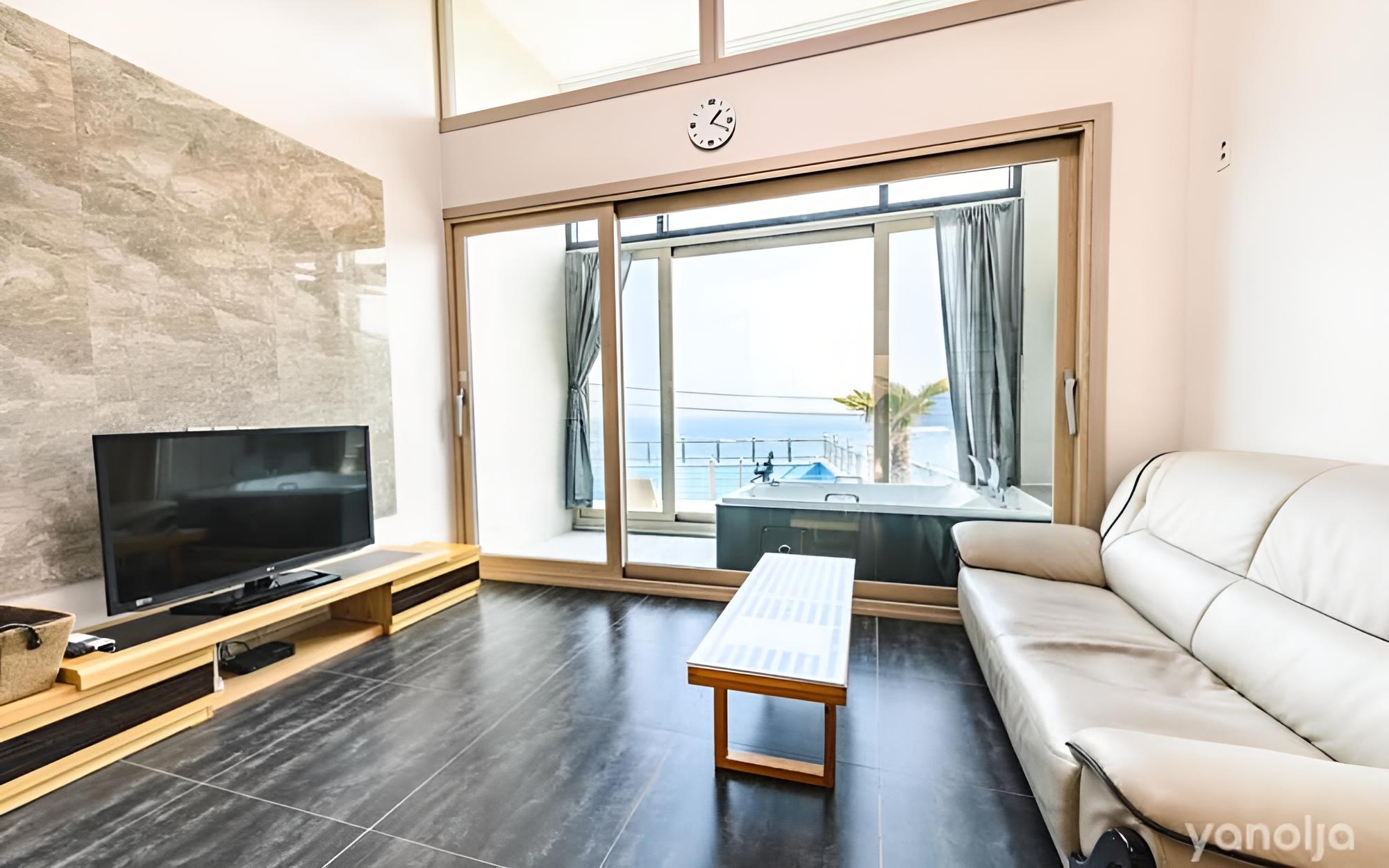 Yangyang Casa 413 Pension view 2