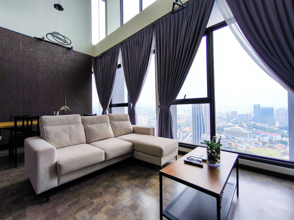 Expressionz Suites by Manhattan Group