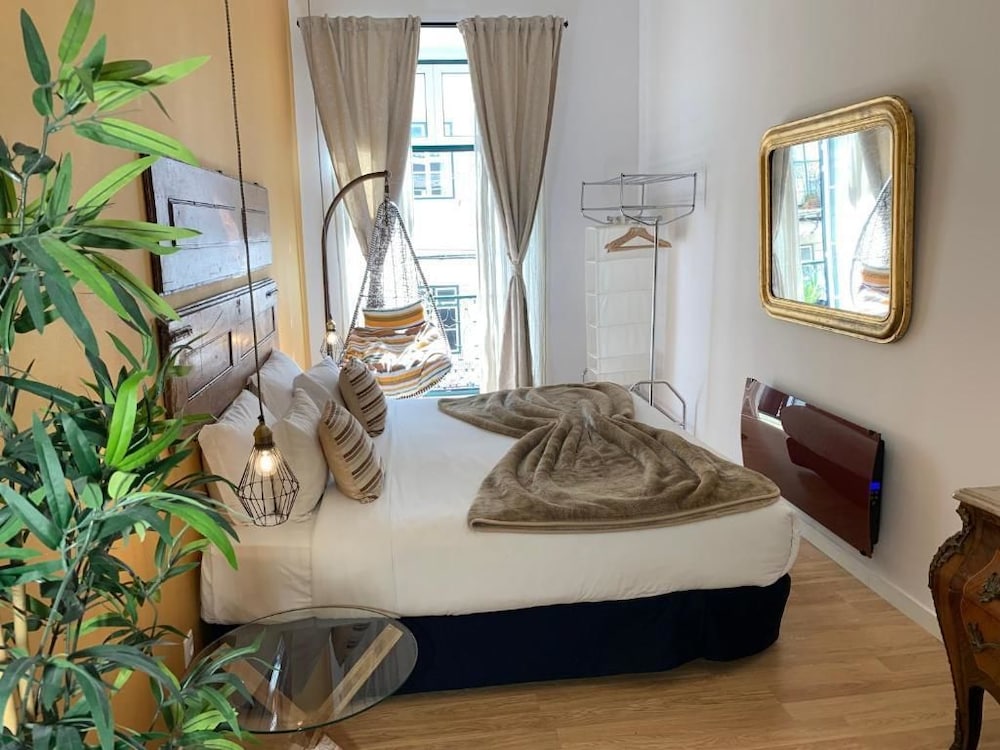 Old Town Lx Suites