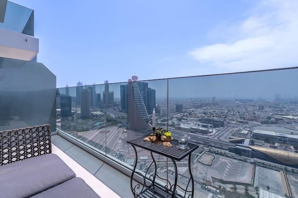 Vogue - Dubai Frame View