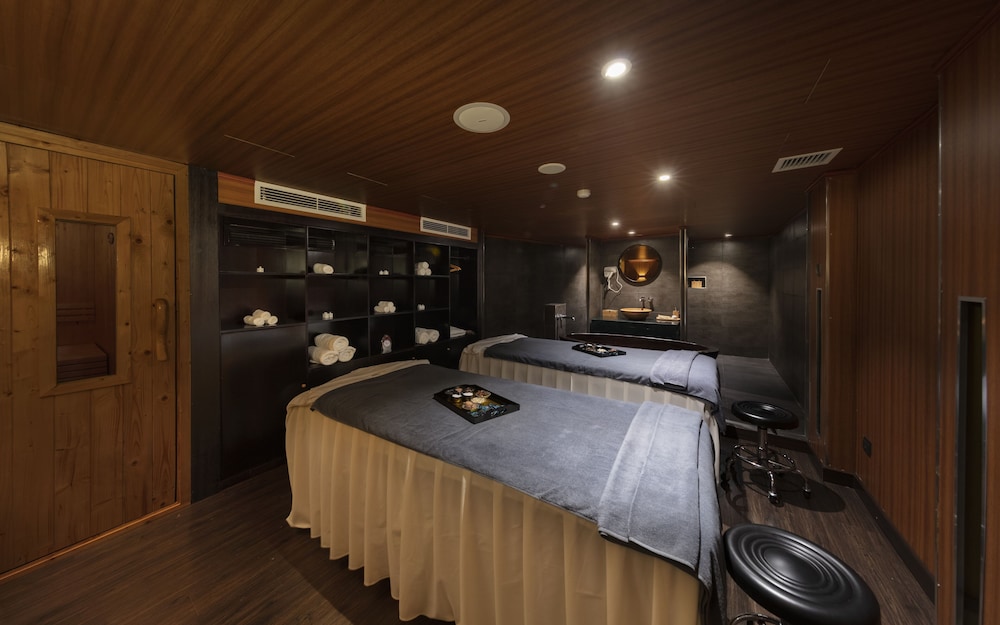 Scarlet Pearl Cruises - Image 3