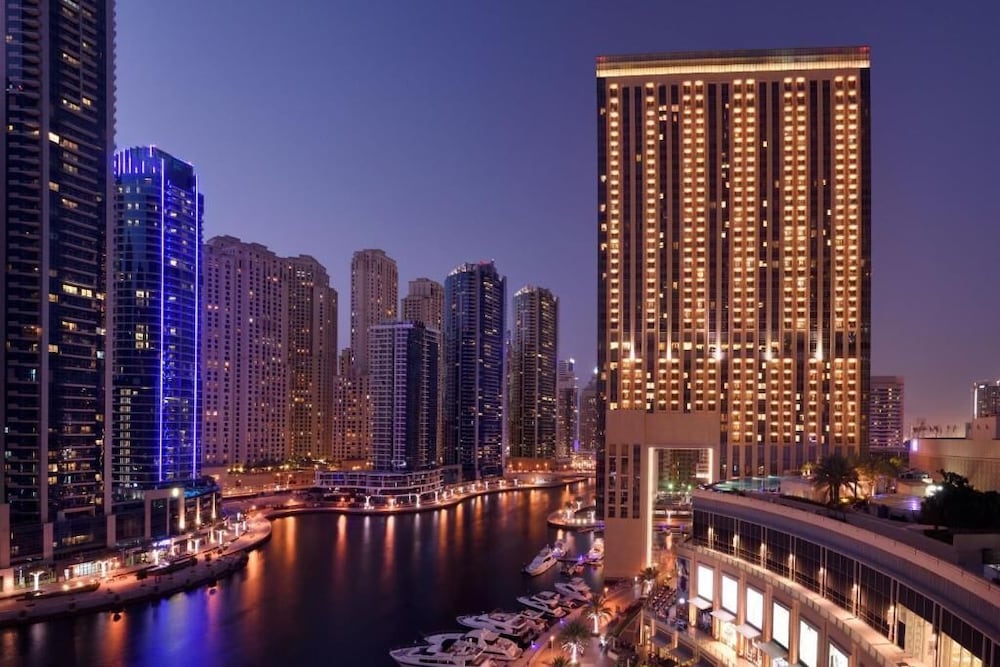 Vogue JW Marriot 23rd floor Marina View