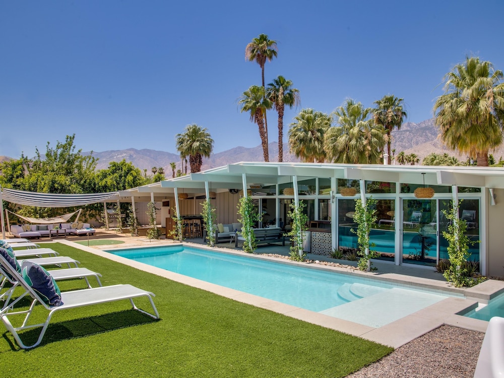 Palm Springs Vacations - West Elm House 2017: The Alexander - Property Image 24