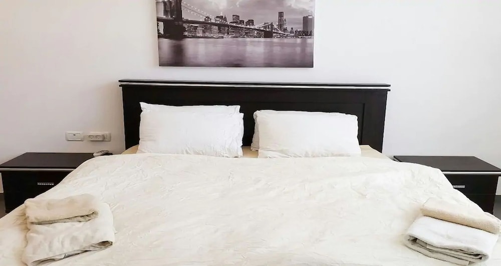 Luxury apt heart  Bat-Yam 3 m walk beach view 4
