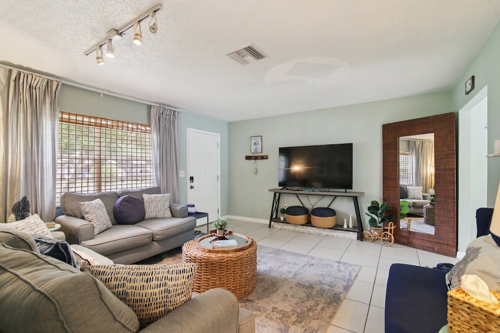 Crystal Blue Haven 3 Bedroom Cottage