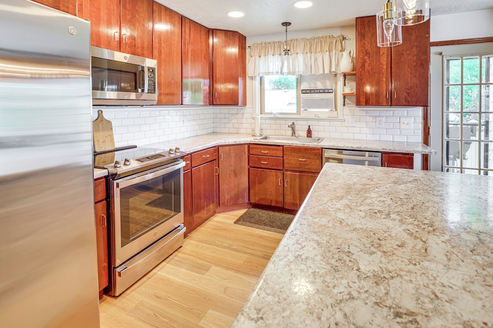 Spacious Rock Springs Stay Near Shops & Dining!