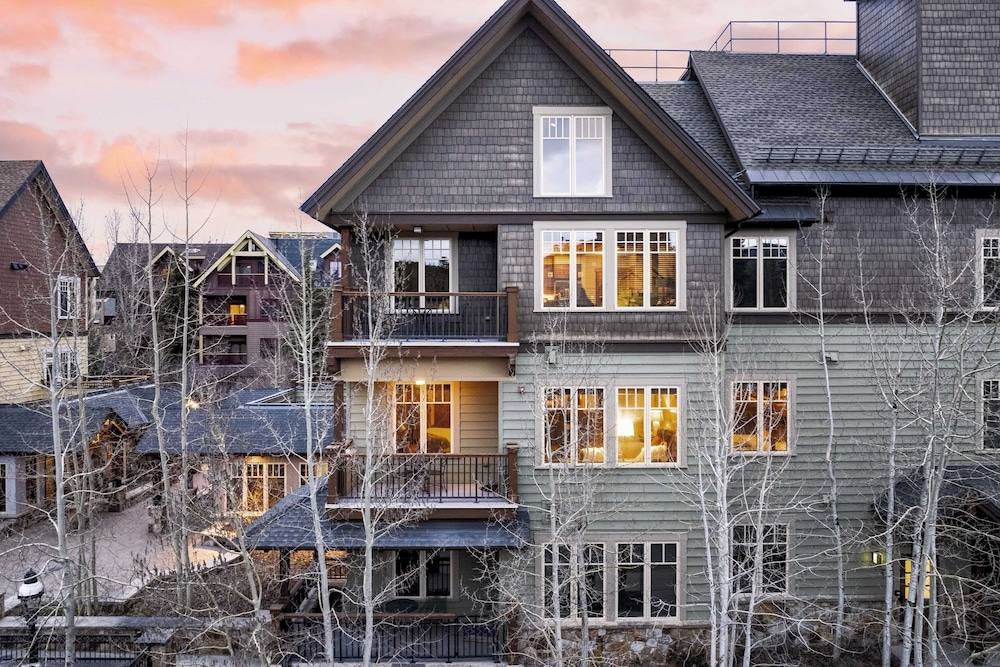 Steps to Lifts, Peak 9, Main Street Balcony, Lounge Pool Water House 5204