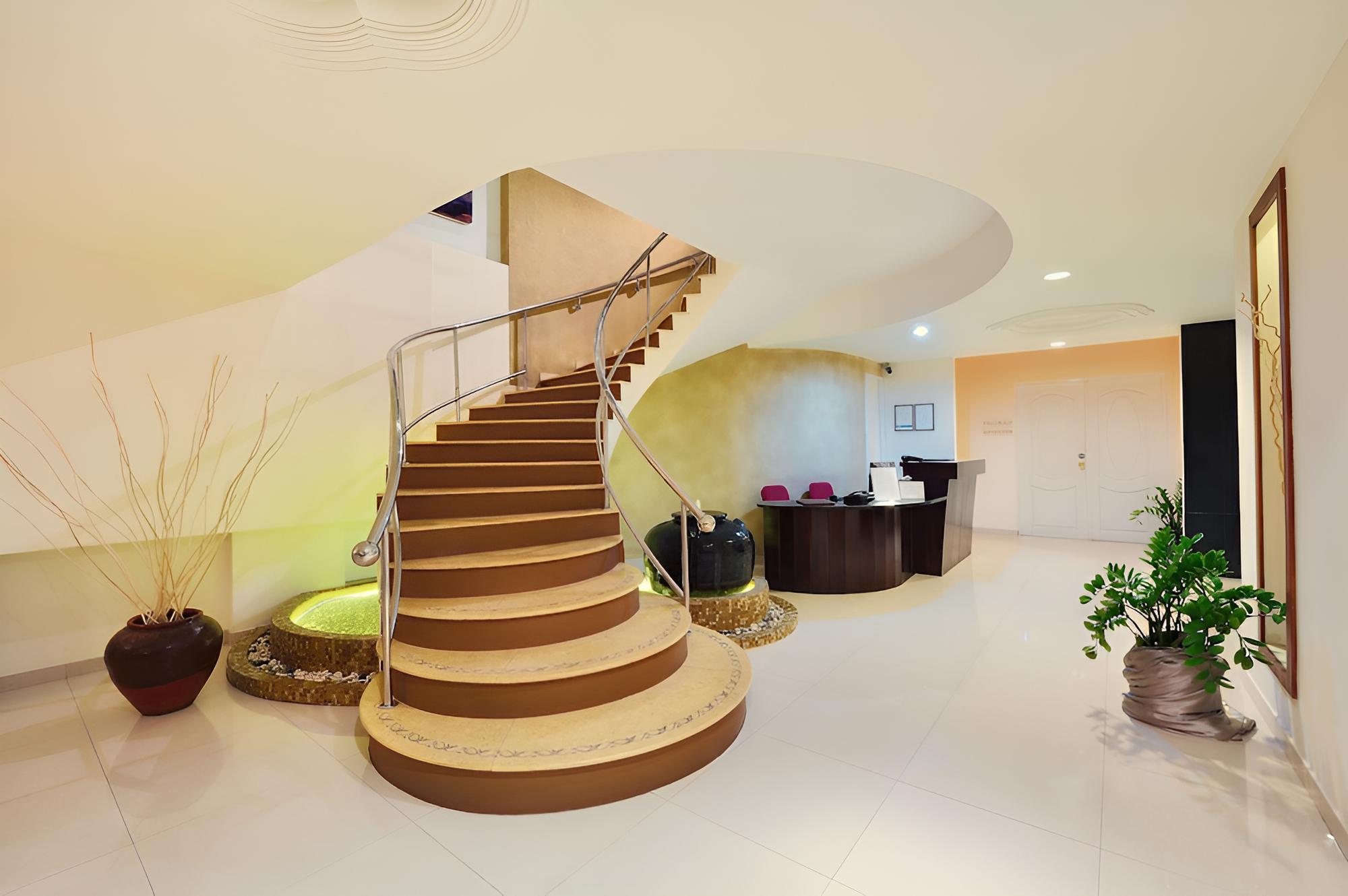 Marble Hotel photo 2