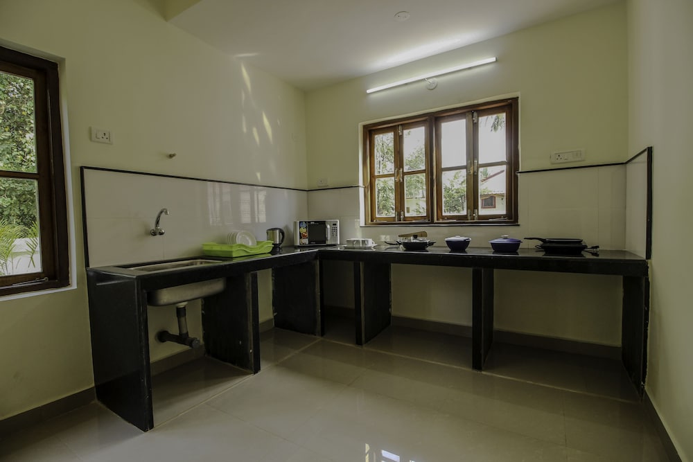 OYO 9891 Home Poolside 2BHK Villa Thalassa