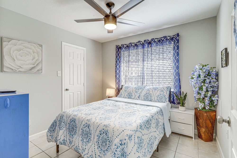 Swim & Unwind: Pet-friendly Home in Spring!