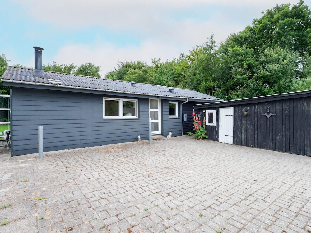 6 Person Holiday Home in Thyholm