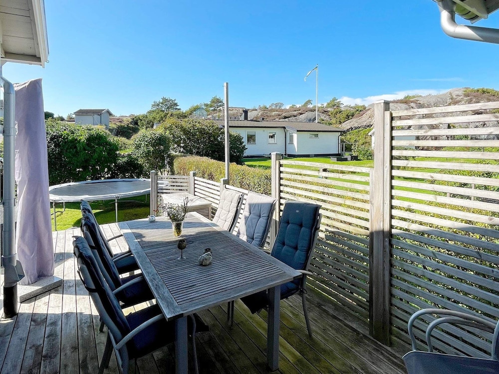 Spacious Family Cottage in Kyrkesund view 4