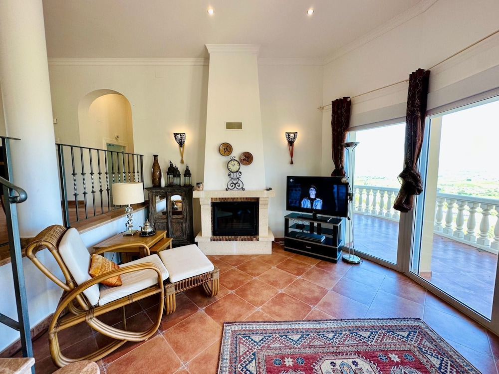 Casa Luna - Three Bedroom Villa With Stunning View