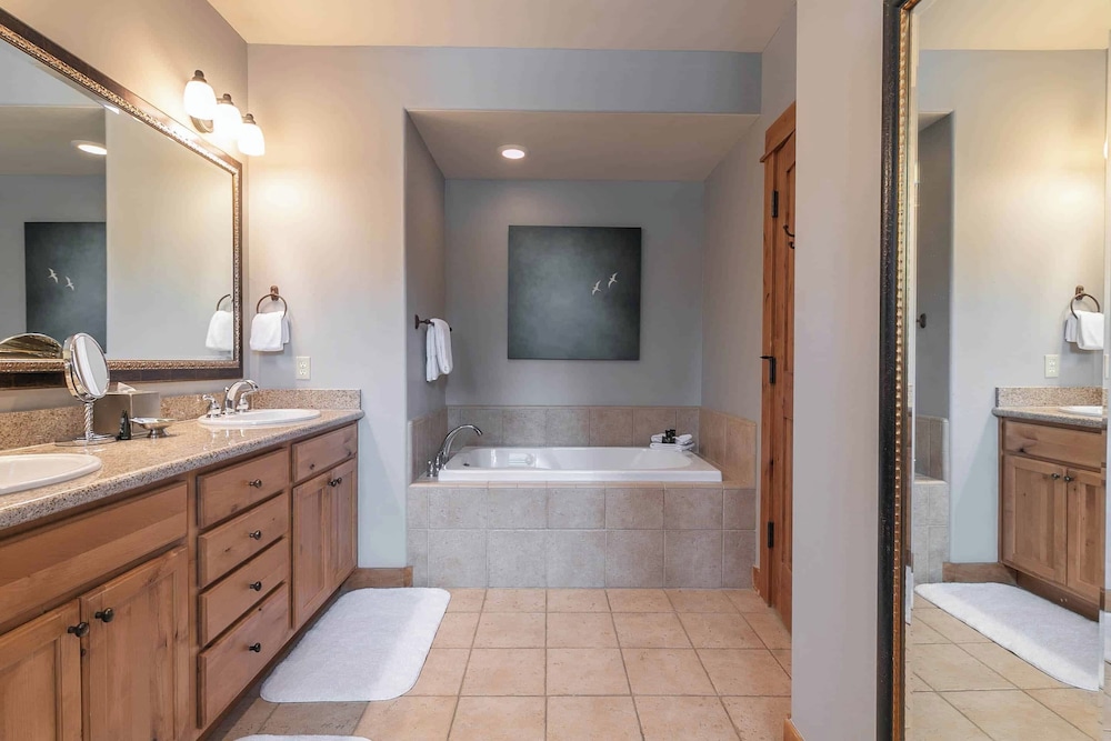 Lake Tahoe Vacations - The Cottages at Old Greenwood - Property Image 1