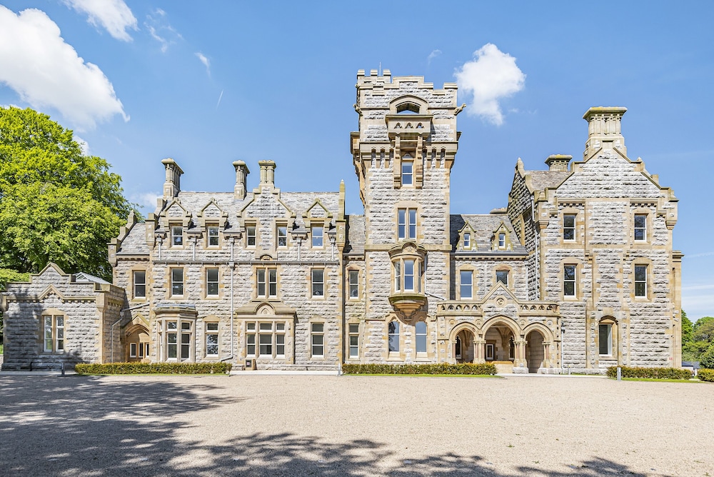 The Myles Suite Stone Cross Mansion