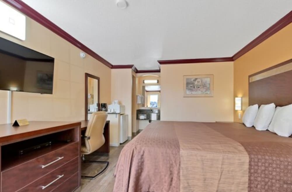 America's Deluxe Inn, photo 28