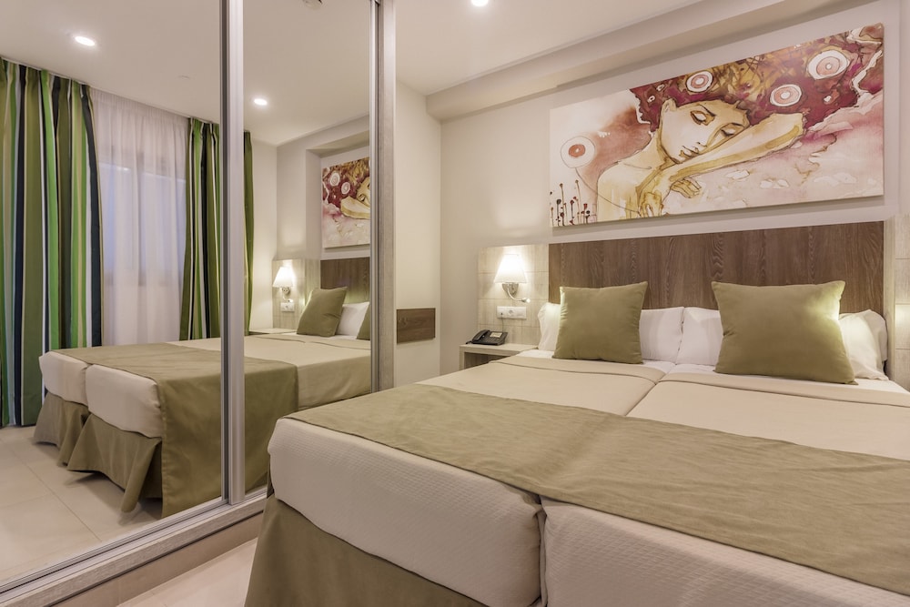 Hotel Klayman Diamond Aparthotel - Image 1