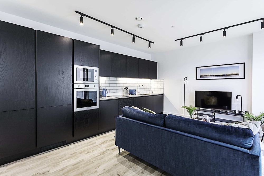 Icon Tower Flat VII
