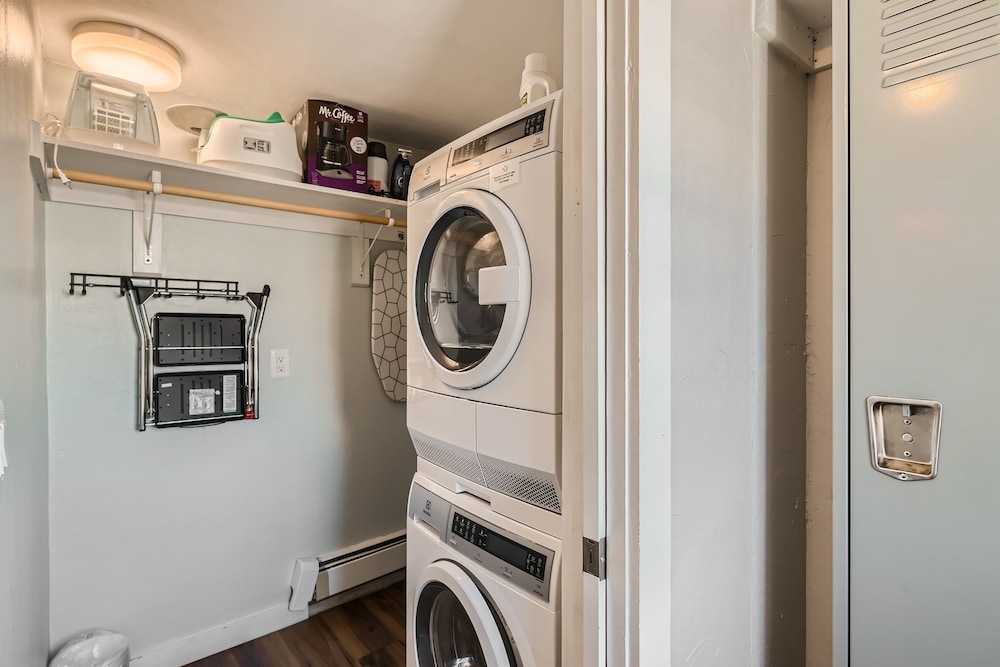 Top Floor Unit Best Location Alpine 303 Condo near to city attractions by RedAwning view 3