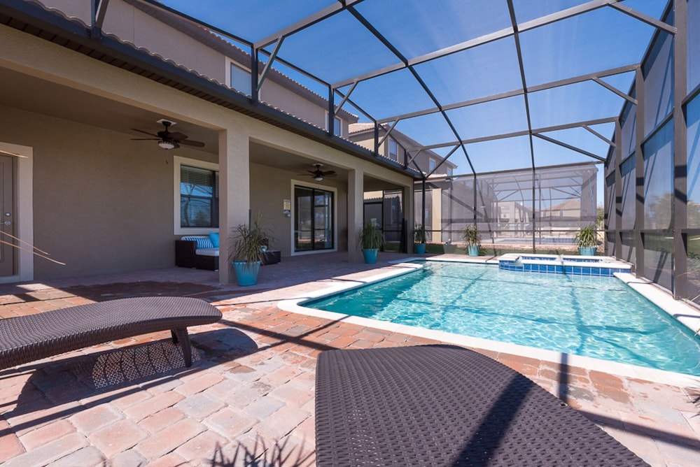 VIlla in Champions Gate Resort 1529 - Image 2