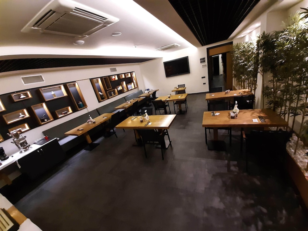Sapko Airport Otel - Image 11