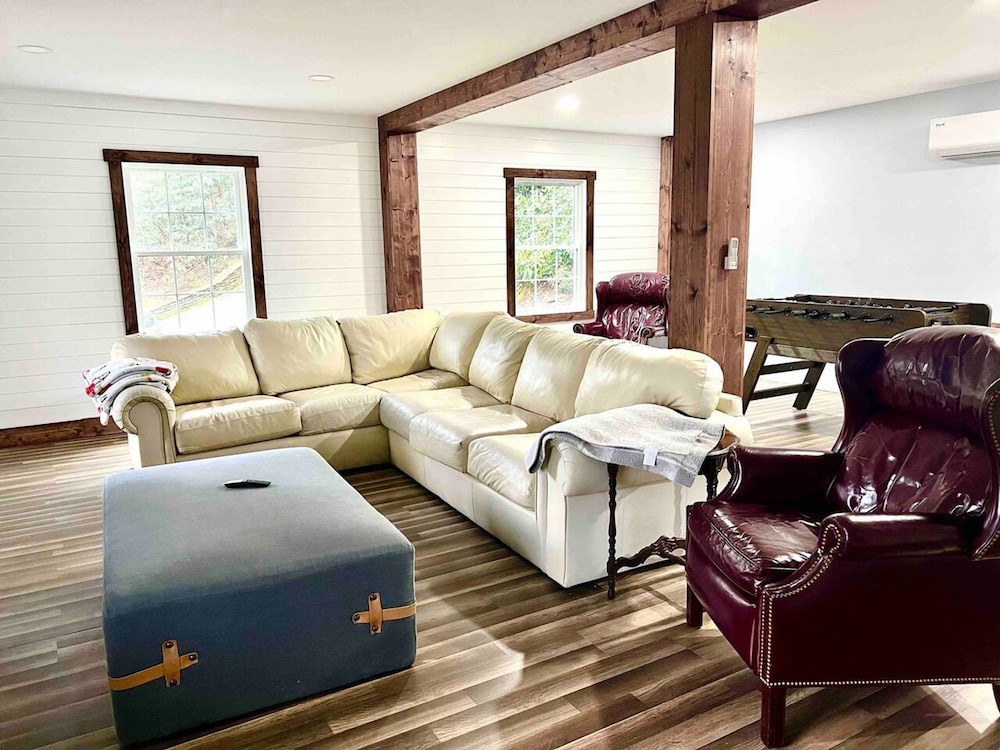 5 BR House- Mt Mitchell Golf Course on the River