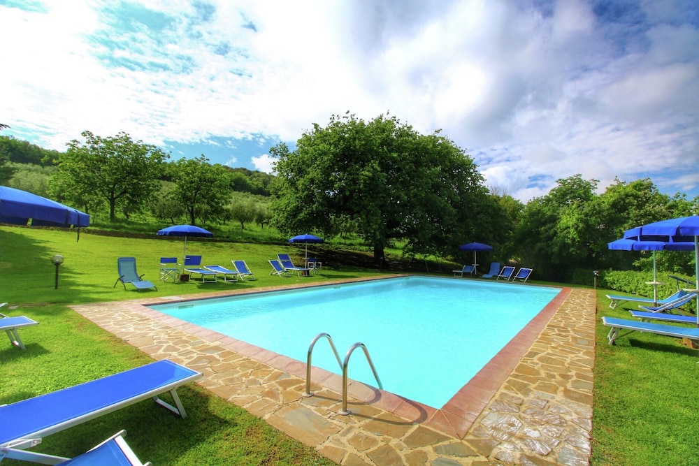 Rolling Farmhouse of Val D'orcia photo 2