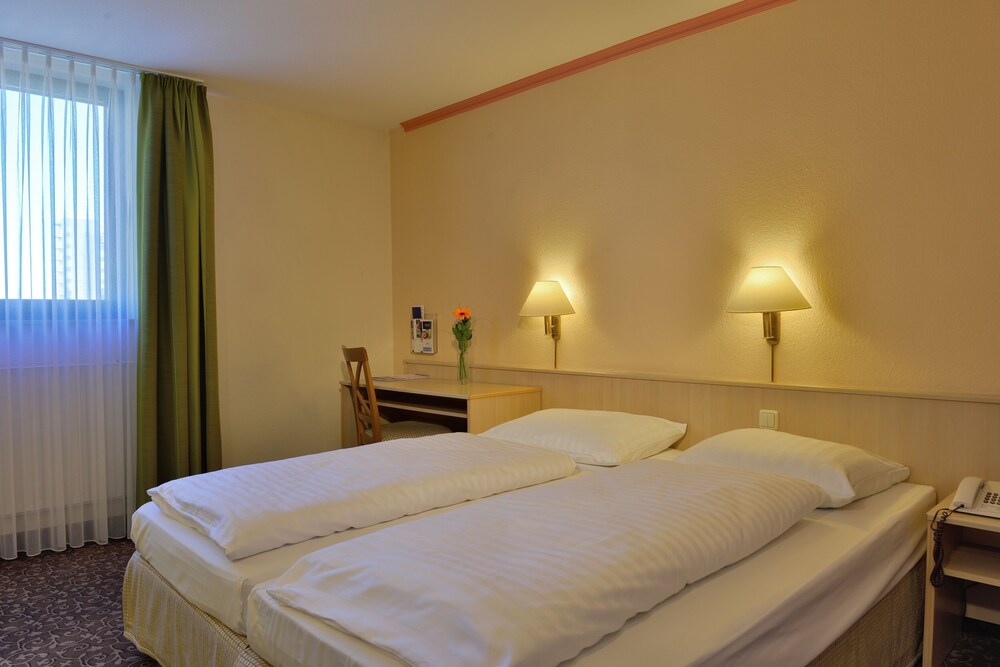 PLAZA INN Leonberg - Property Image 36