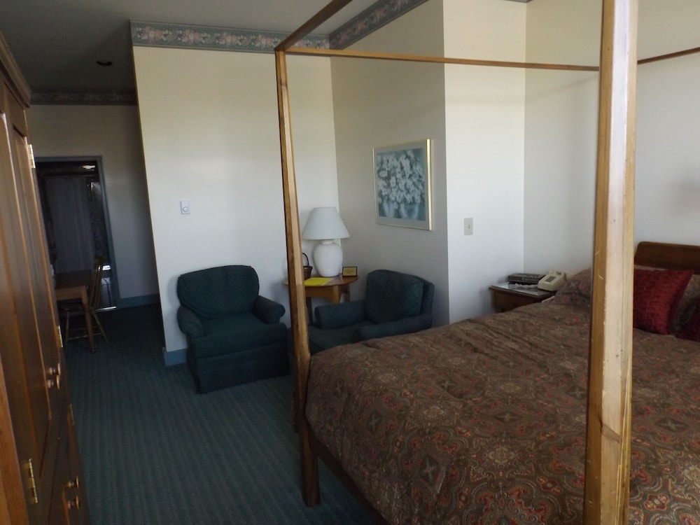 Cadillac Vacations - Hermanns European Inn - Property Image 4