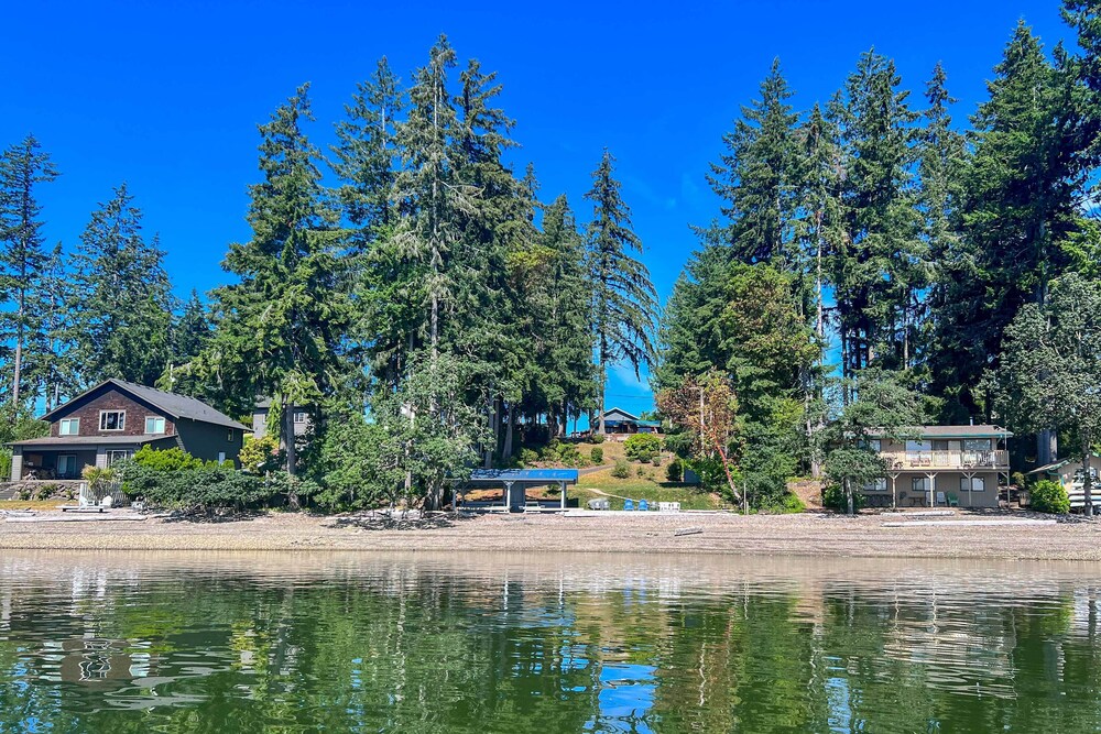 Coastal Cabin w/ Puget Sound & Rainier Views! view 4