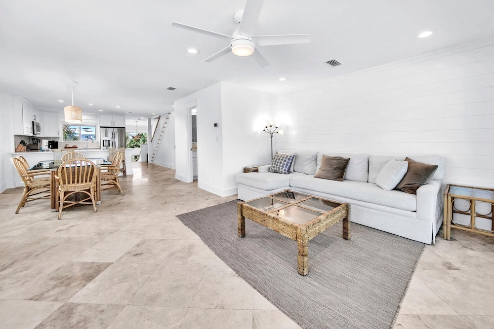 Blue Mountain Beach Villas 5A