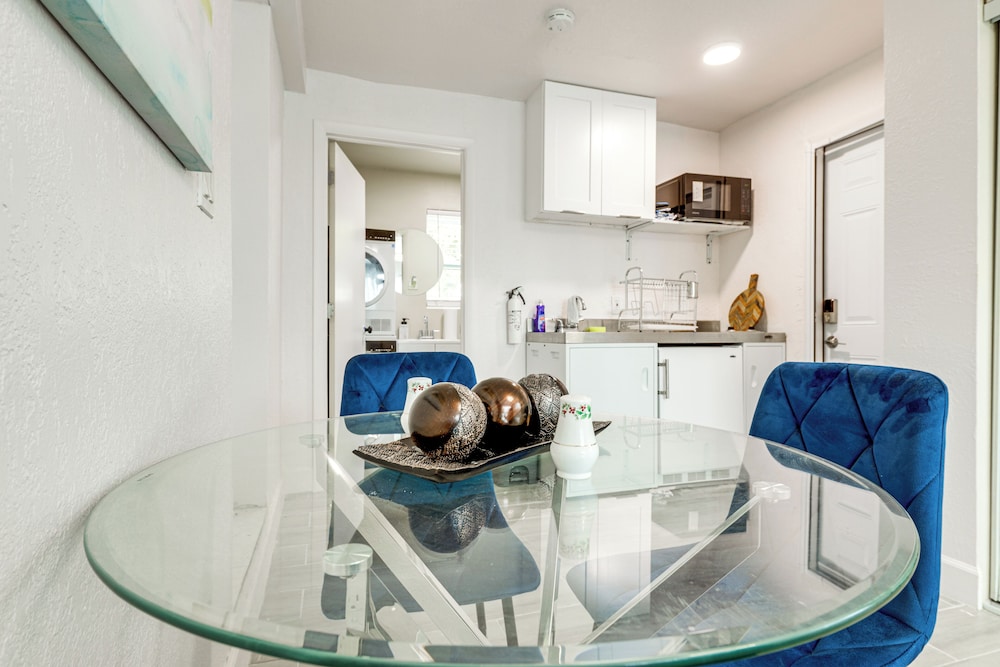 2 Mi to Hard Rock Stadium: Studio in Miami Gardens
