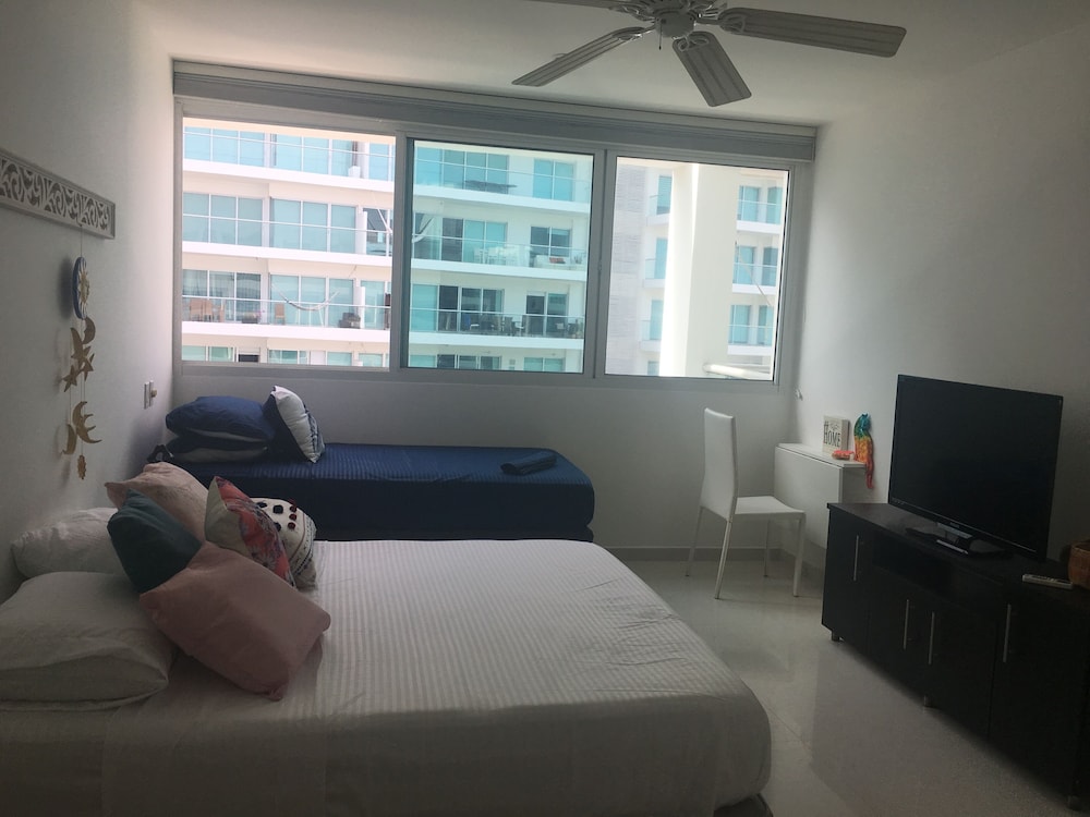 Cartagena Luxury Beachfront Apartments view 4