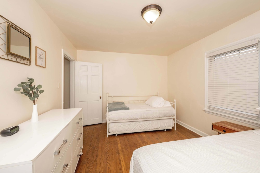 Kenwood Keys Suites for 12!