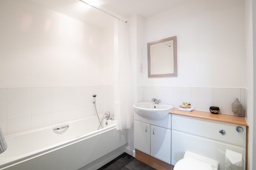 2 Bedroom Apartment Edinburgh Gate Harlow