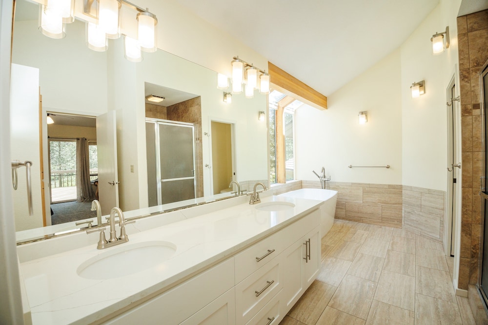 Tan Oak 15 4 Bedroom Home