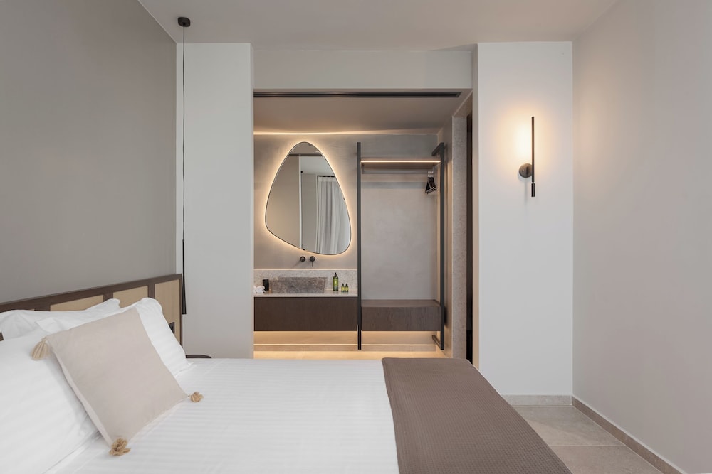Neromai Cave Luxury Villas