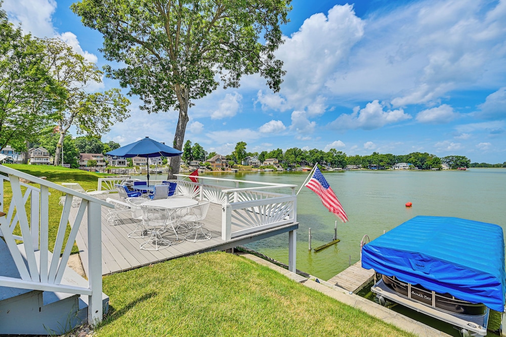 Private Indoor Hot Tub: Fish & Boat on Sylvan Lake