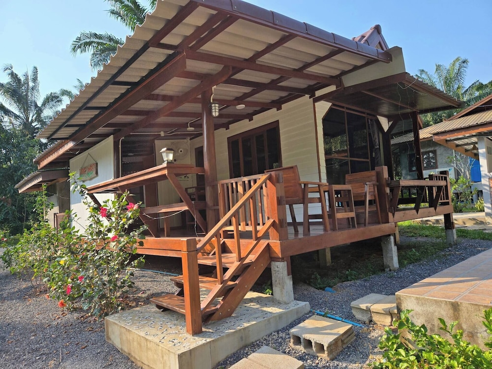 Peaceful Mountain Retreat in Ao Luek Tai