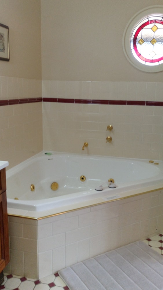 Bethany Manor Bed & Breakfast