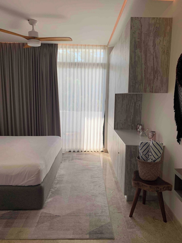 Perfect Studio Light and Nature in Aldea Zama